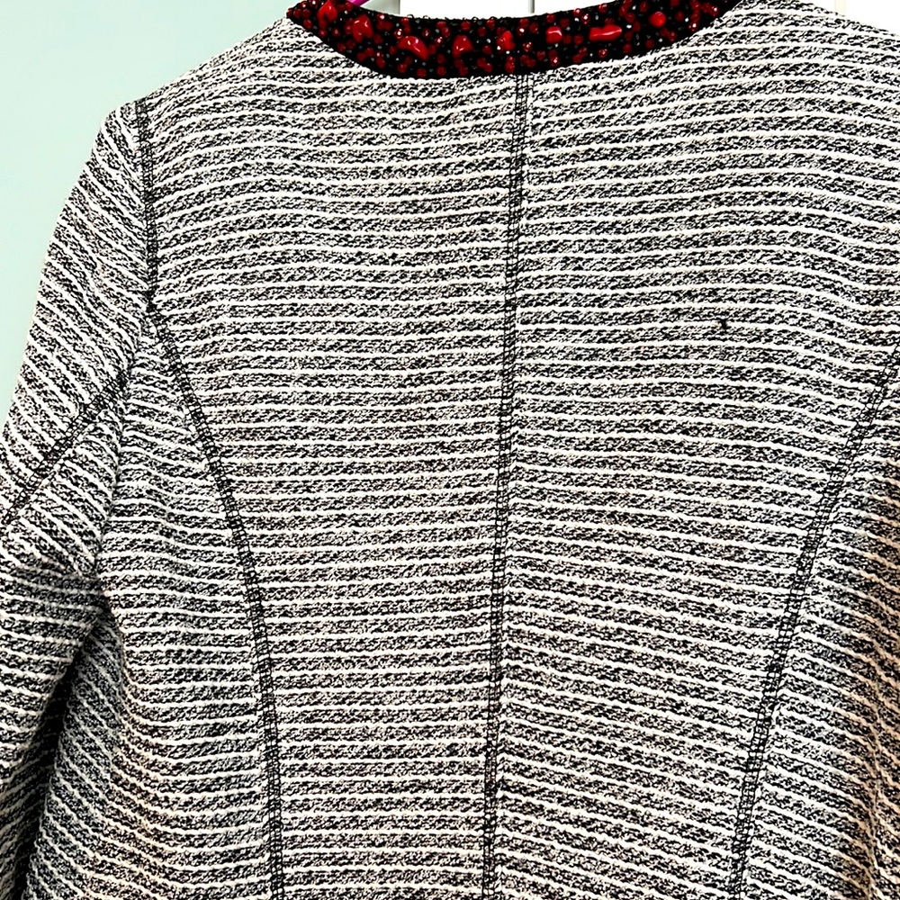 Beautiful long open jacket. - Picture 8 of 9